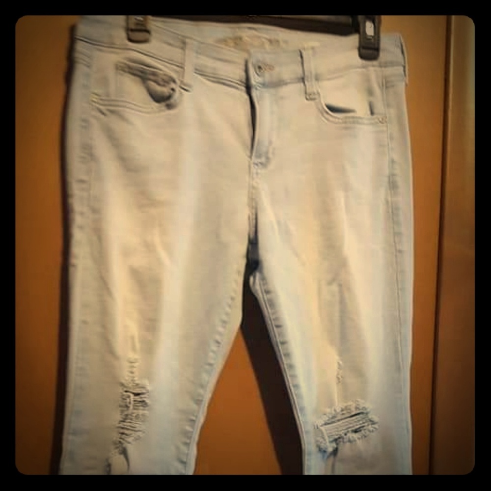 Ripped skinny jeans